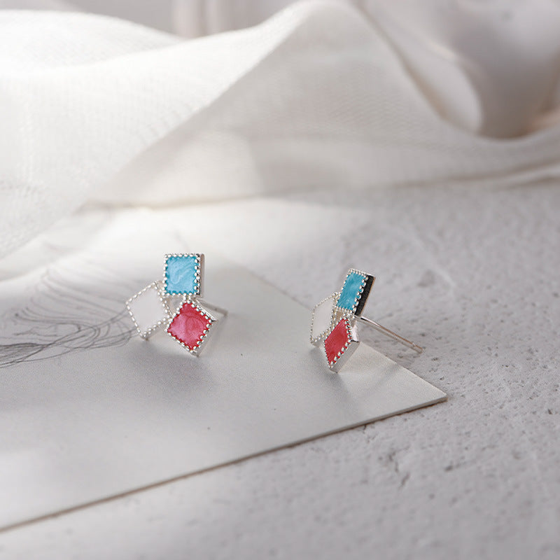 Kaunis Korvarengas ainutlaatuisella tyylillä