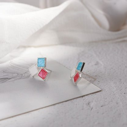 Kaunis Korvarengas ainutlaatuisella tyylillä