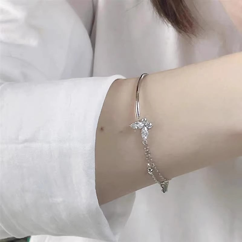 Klassinen Rannekoru ajattomalla viehätyksellä