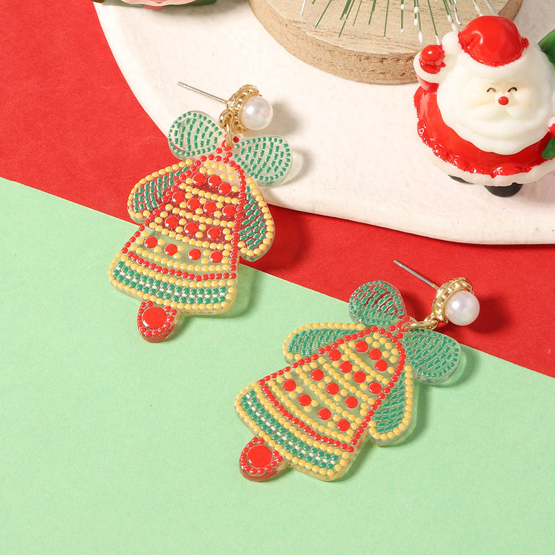 Klassinen Helmi Korvarengas ajattomalla viehätyksellä