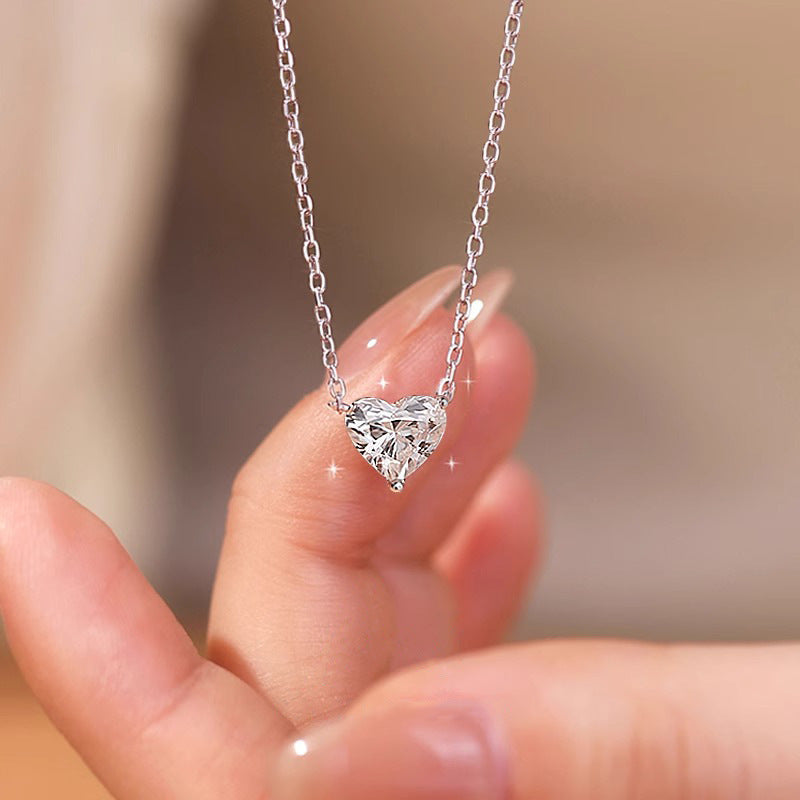 Klassinen Kaulakoru ajattomalla viehätyksellä