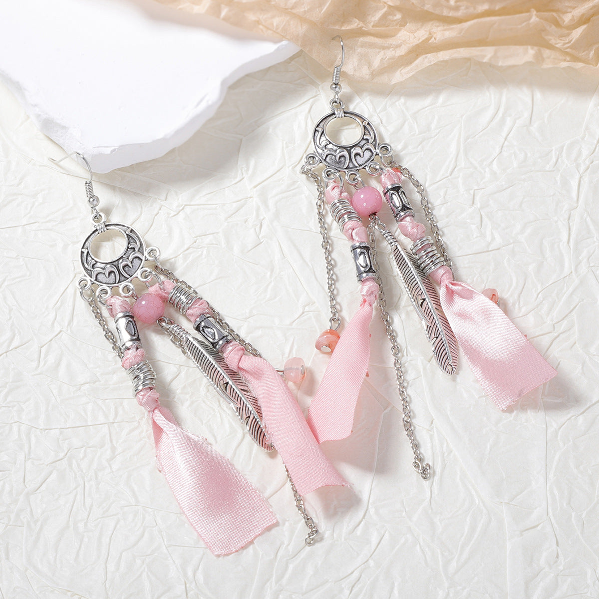 Klassinen Hopea Riipus ajattomalla viehätyksellä