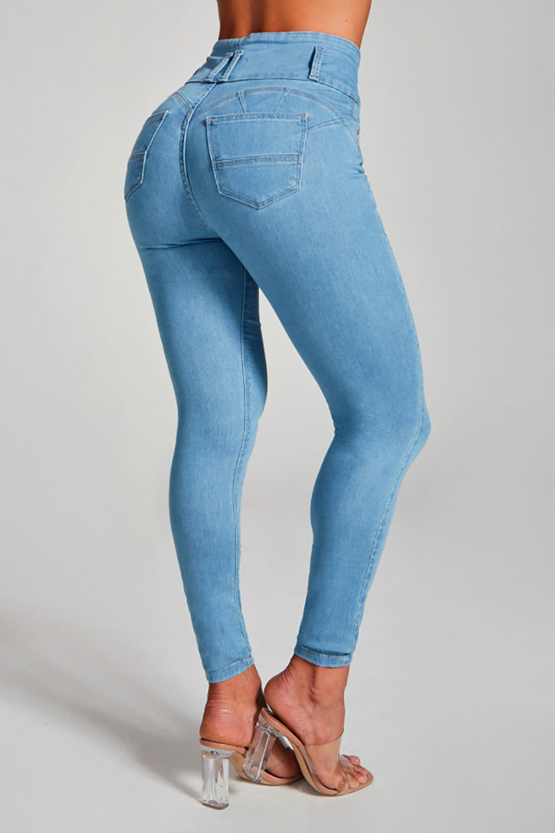 Effortlessly Elegant Garment with a Timeless Design