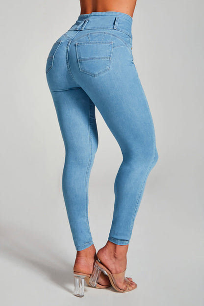 Effortlessly Elegant Garment with a Timeless Design