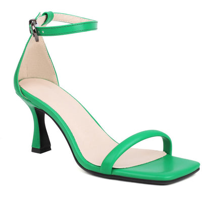 Sulavalinaiset Ortopediset Sandaalit Moderniin Tyyliin