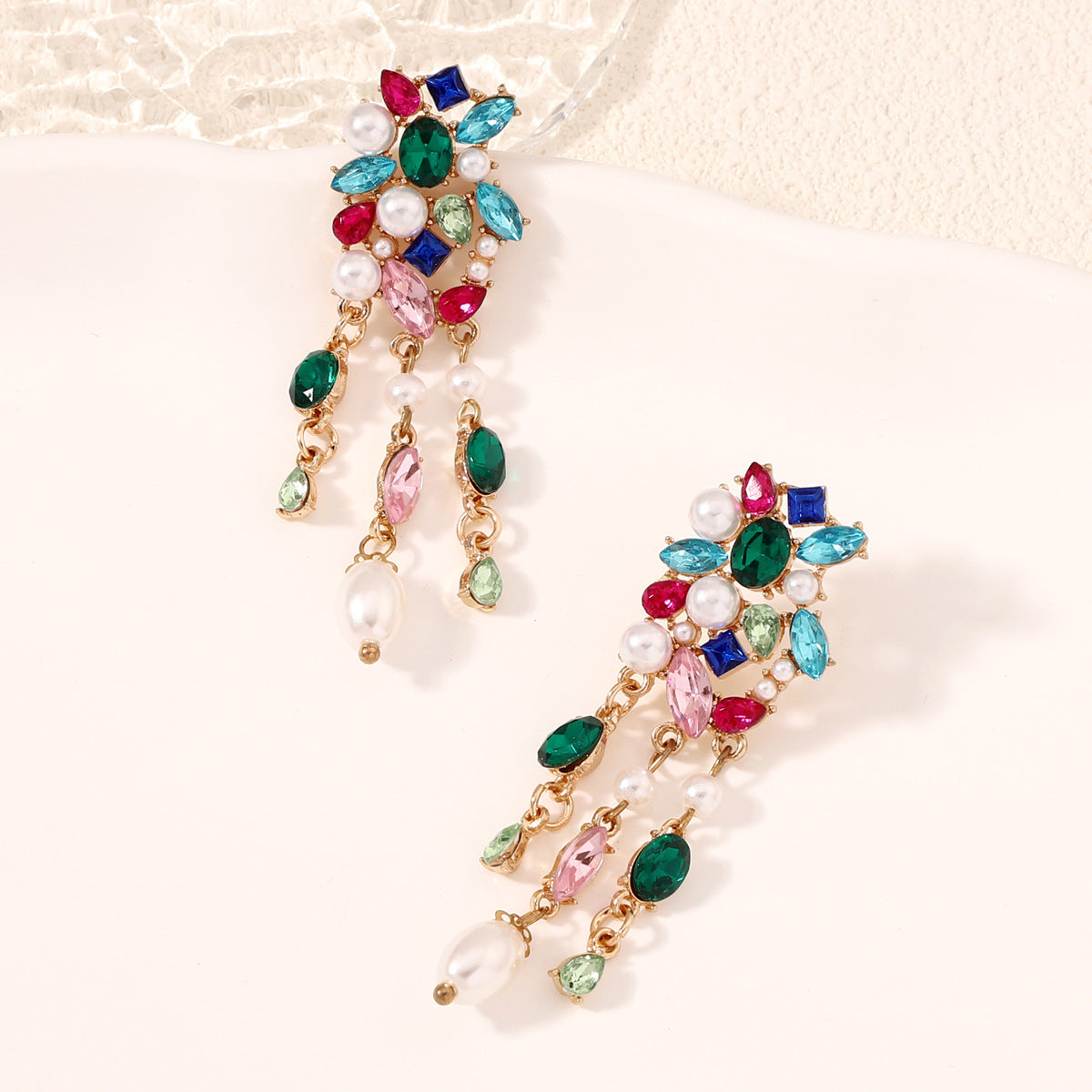 Elegantti Korvarengas jokaiseen tilaisuuteen