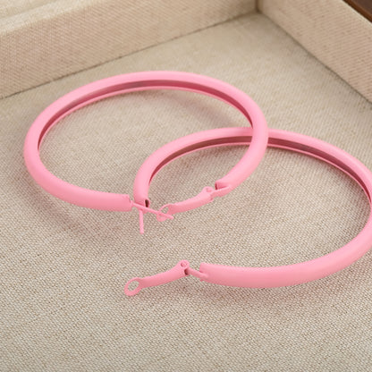 Klassinen Korvarengas ajattomalla viehätyksellä