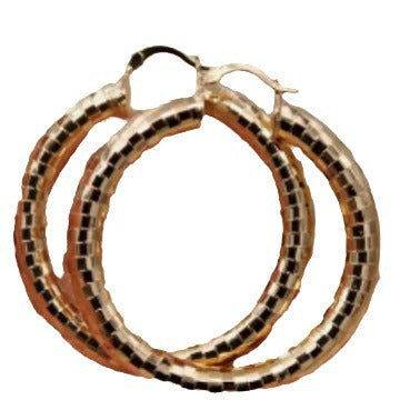 Kaunis Korvarengas ainutlaatuisella tyylillä