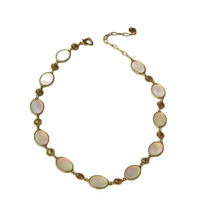 Klassinen Kulta Kaulakoru ajattomalla viehätyksellä