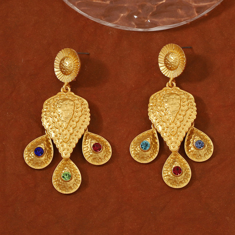 Hurmaava Korvarengas jokaiseen tilaisuuteen