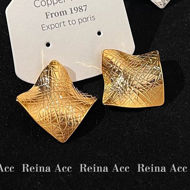 Herkkä käsityö Korvarengas