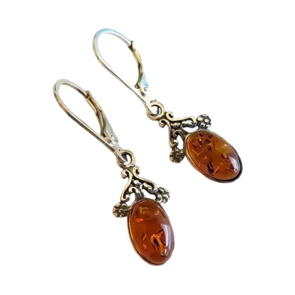 Klassinen Sormus ajattomalla viehätyksellä