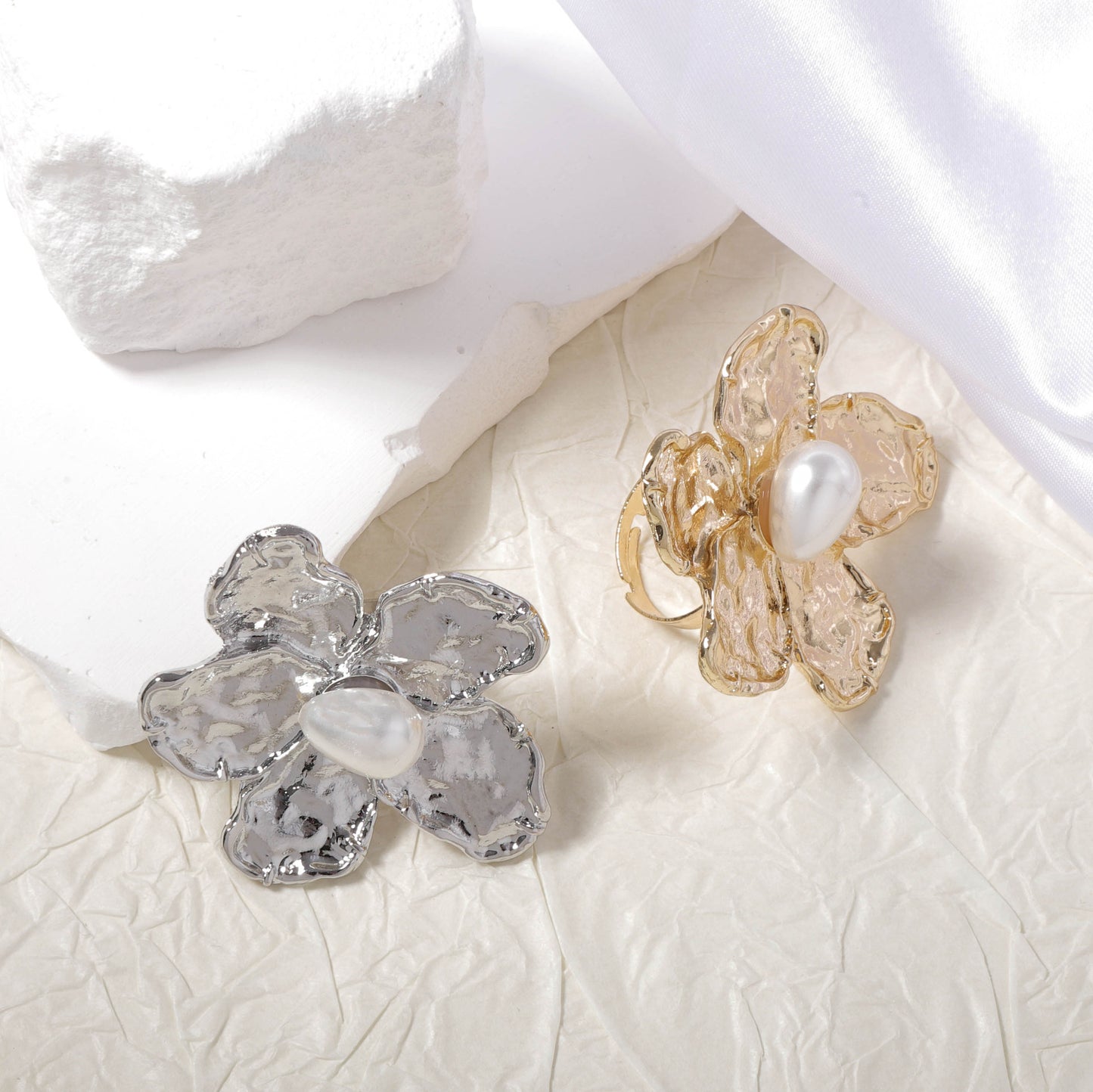 Hurmaava Helmi Sormus jokaiseen tilaisuuteen