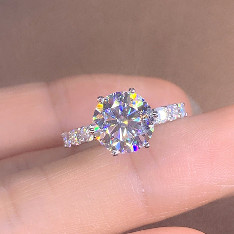 Hurmaava Sormus jokaiseen tilaisuuteen