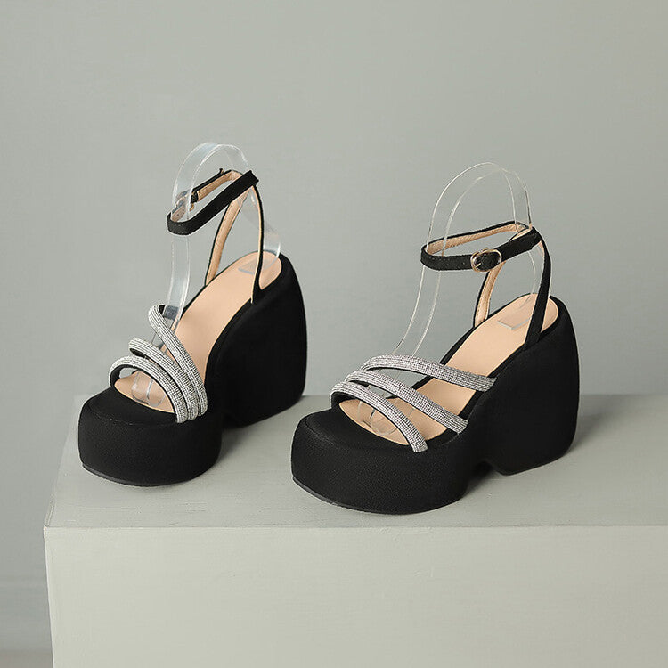 Sulavalinaiset Ortopediset Sandaalit Moderniin Tyyliin