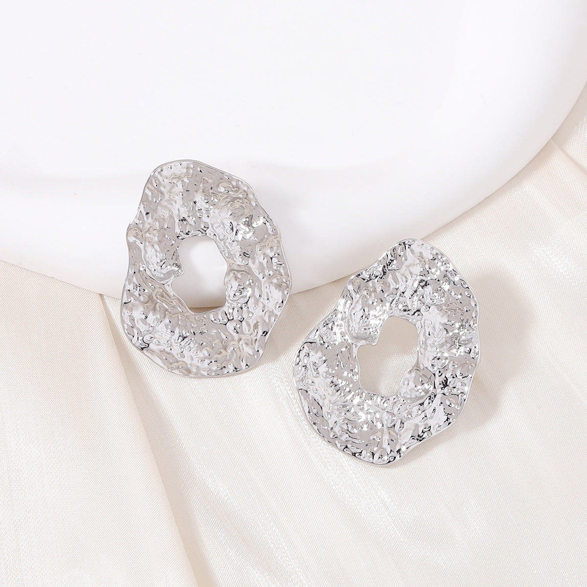 Hurmaava Korvarengas jokaiseen tilaisuuteen