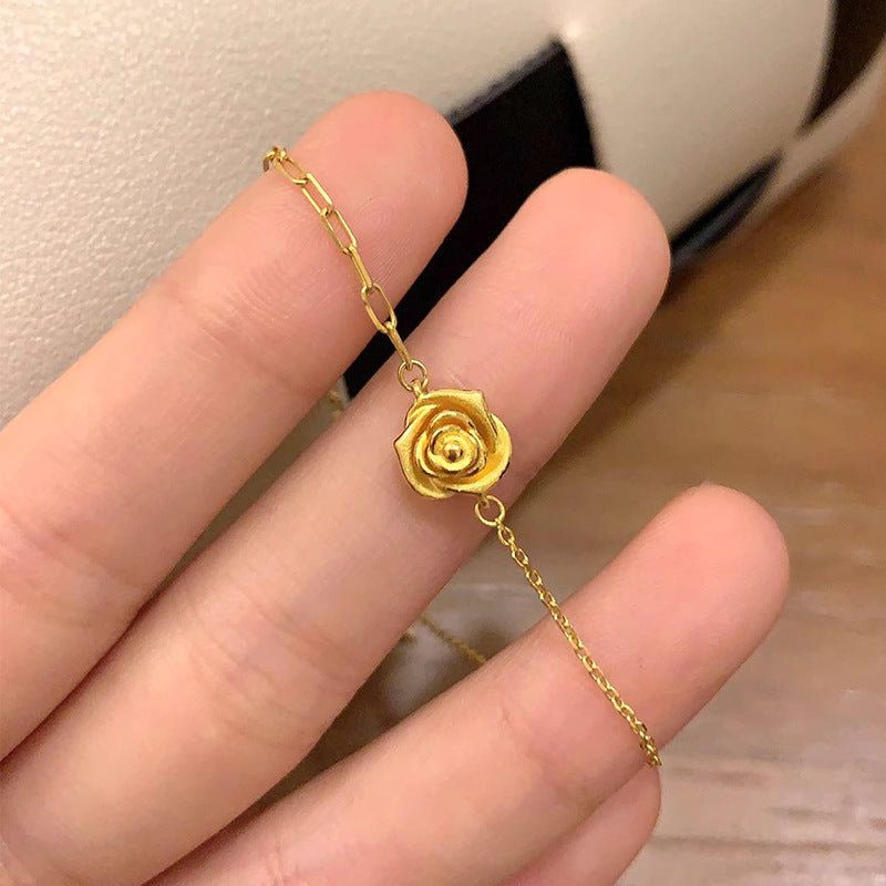 Elegantti Kulta Rannekoru jokaiseen tilaisuuteen