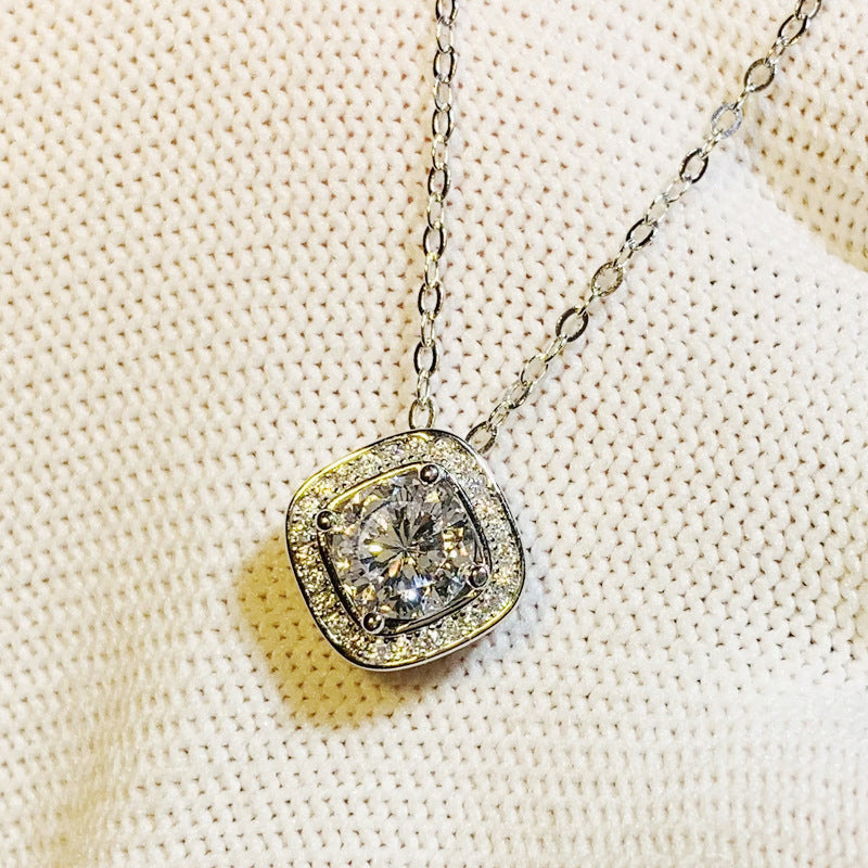 Herkkä käsityö Kaulakoru