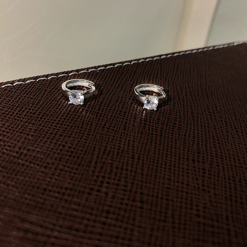 Kaunis Korvarengas ainutlaatuisella tyylillä