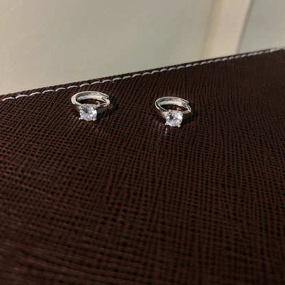 Kaunis Korvarengas ainutlaatuisella tyylillä