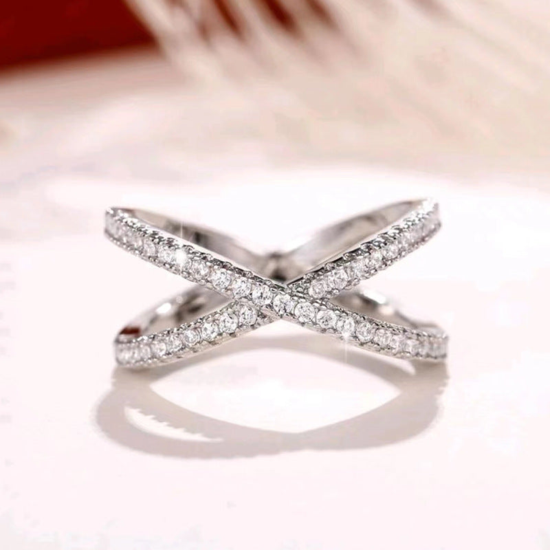 Kaunis Hopea Sormus ainutlaatuisella tyylillä