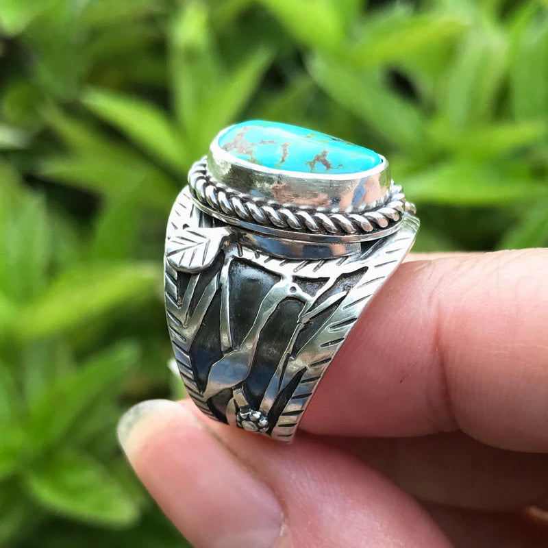 Klassinen Sormus ajattomalla viehätyksellä