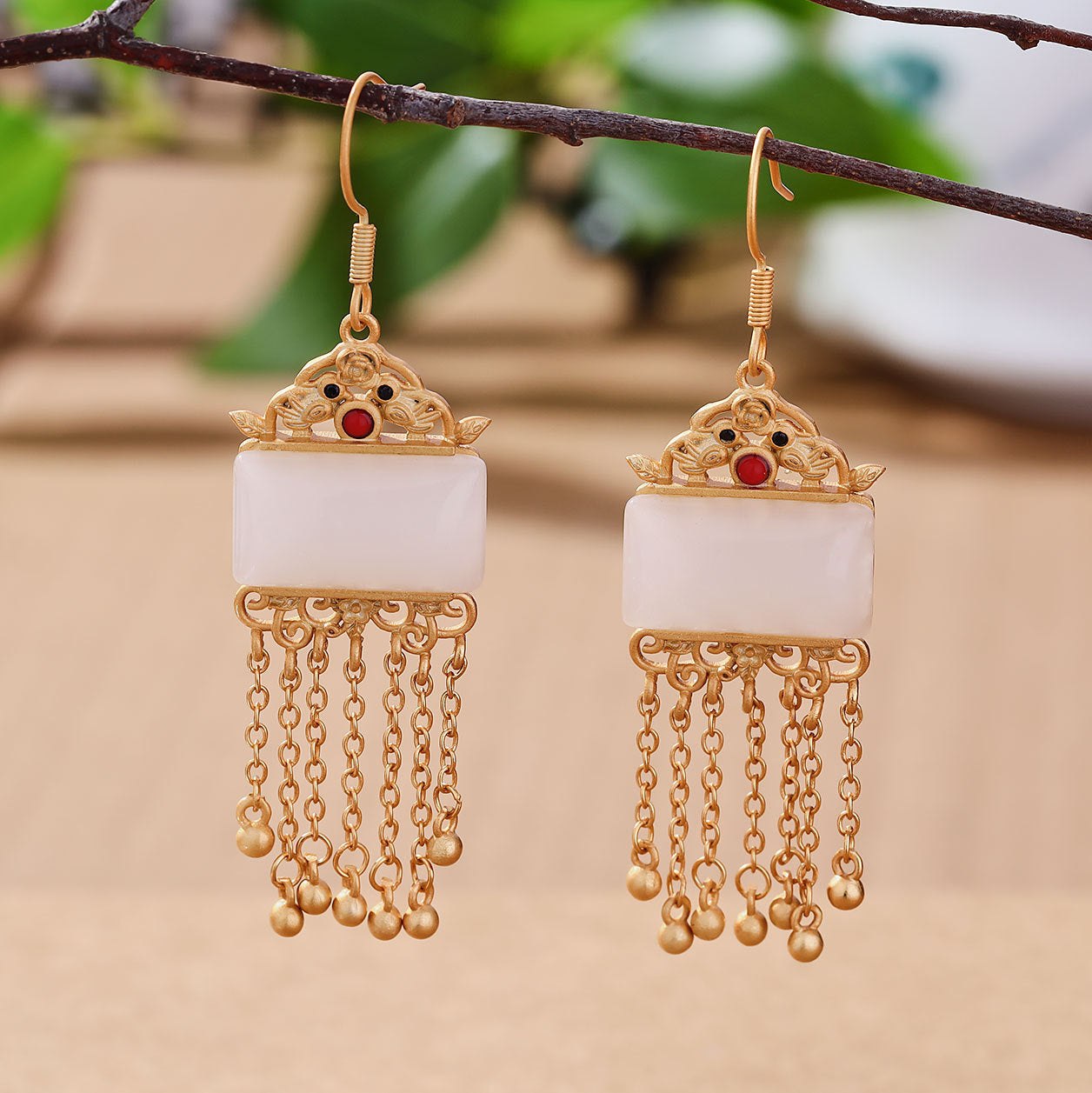 Hurmaava Kulta Korvarengas jokaiseen tilaisuuteen