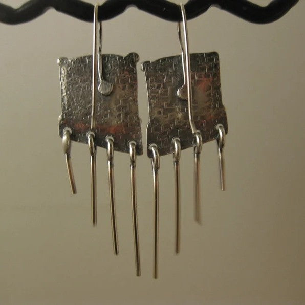 Klassinen Korvarengas ajattomalla viehätyksellä