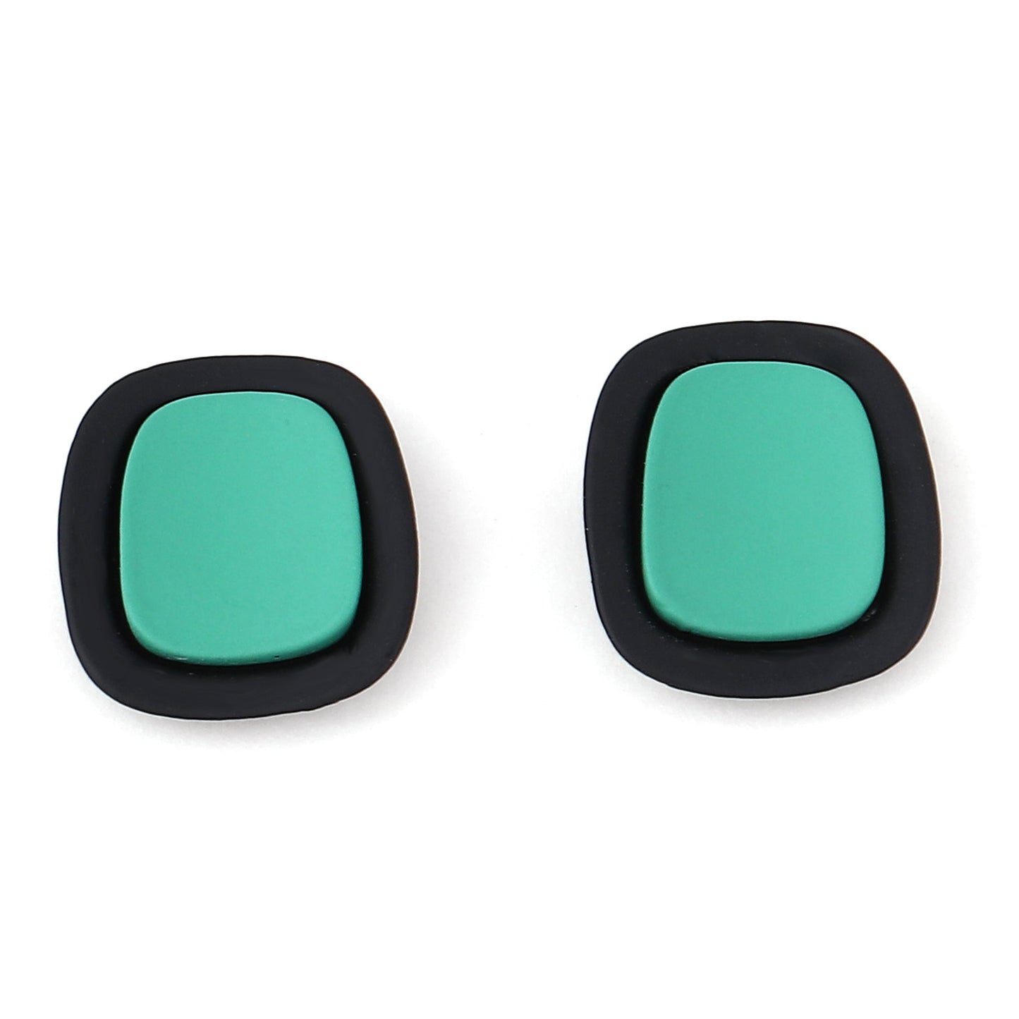 Kaunis Korvarengas ainutlaatuisella tyylillä