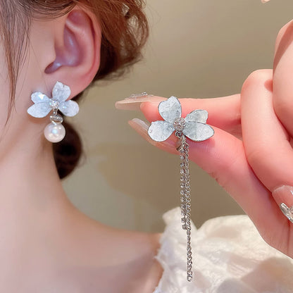 Kaunis Korvarengas ainutlaatuisella tyylillä