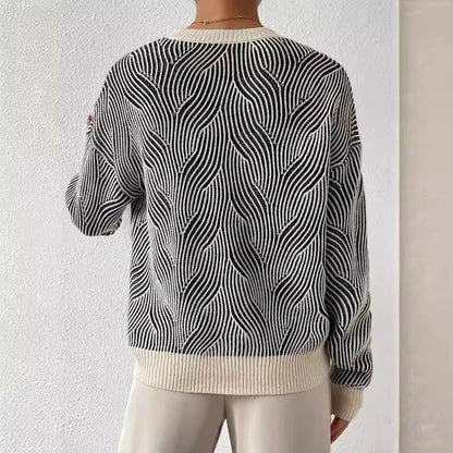 Well Tailored Sweater with a Graceful Silhouette
