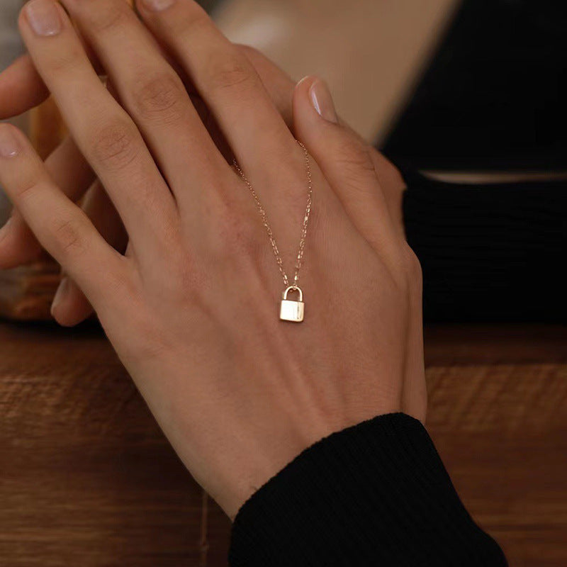 Kaunis Kulta Kaulakoru ainutlaatuisella tyylillä