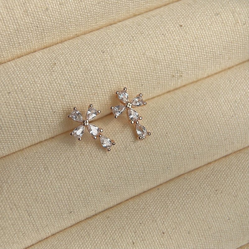 Elegantti Korvarengas jokaiseen tilaisuuteen