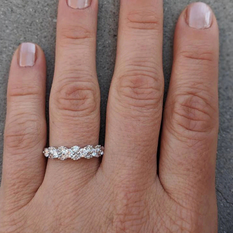 Kaunis Sormus ainutlaatuisella tyylillä