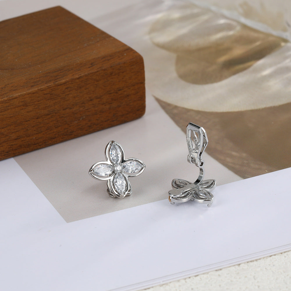 Kaunis Korvarengas ainutlaatuisella tyylillä