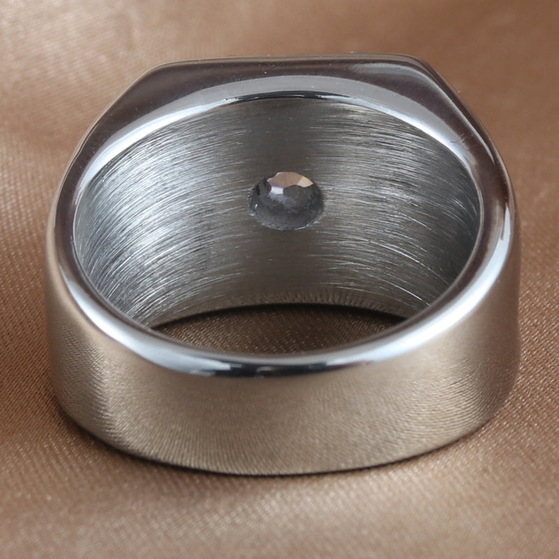 Hurmaava Sormus jokaiseen tilaisuuteen