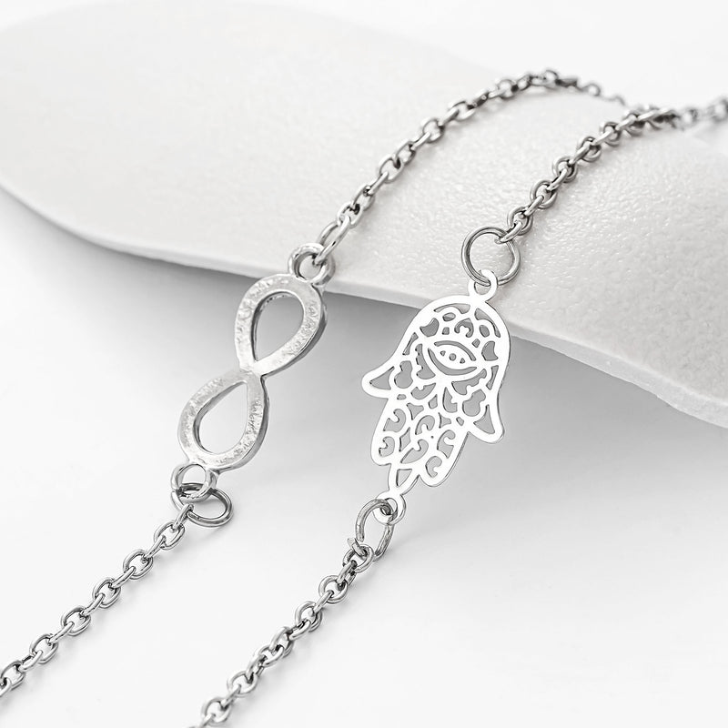 Klassinen Korusetti ajattomalla viehätyksellä