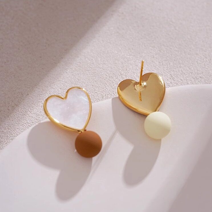 Elegantti Korvarengas jokaiseen tilaisuuteen