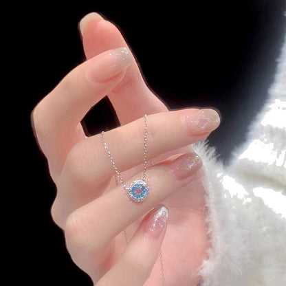 Klassinen Kaulakoru ajattomalla viehätyksellä