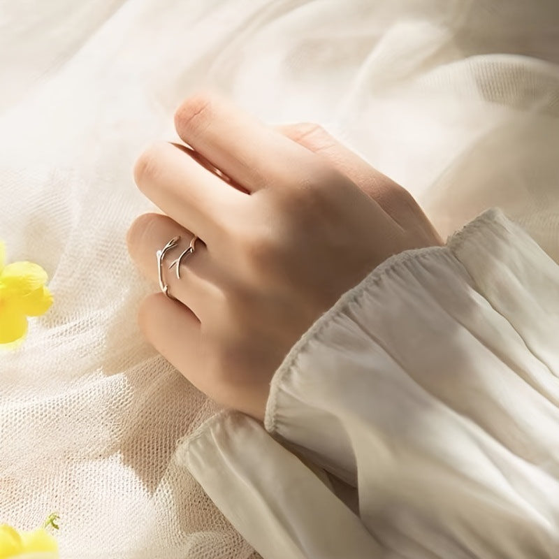 Romanttinen Hopea Sormus erityisiin hetkiin