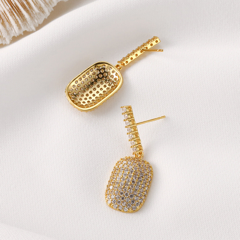 Kaunis Kulta Korvarengas ainutlaatuisella tyylillä