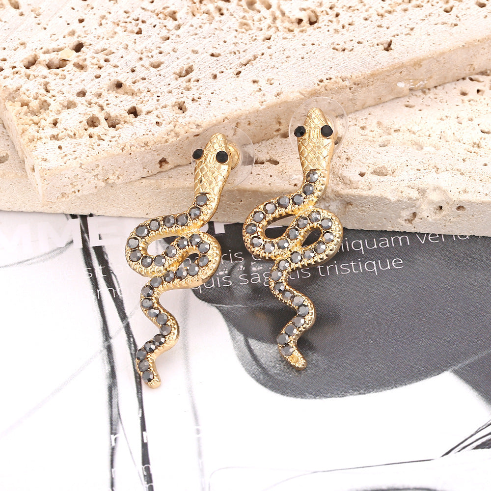 Käsintehty vintage Korvarengas