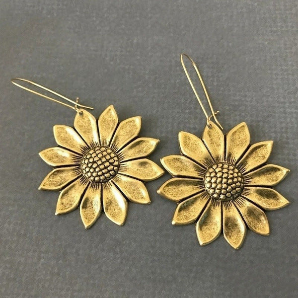 Kaunis Kulta Korvarengas ainutlaatuisella tyylillä