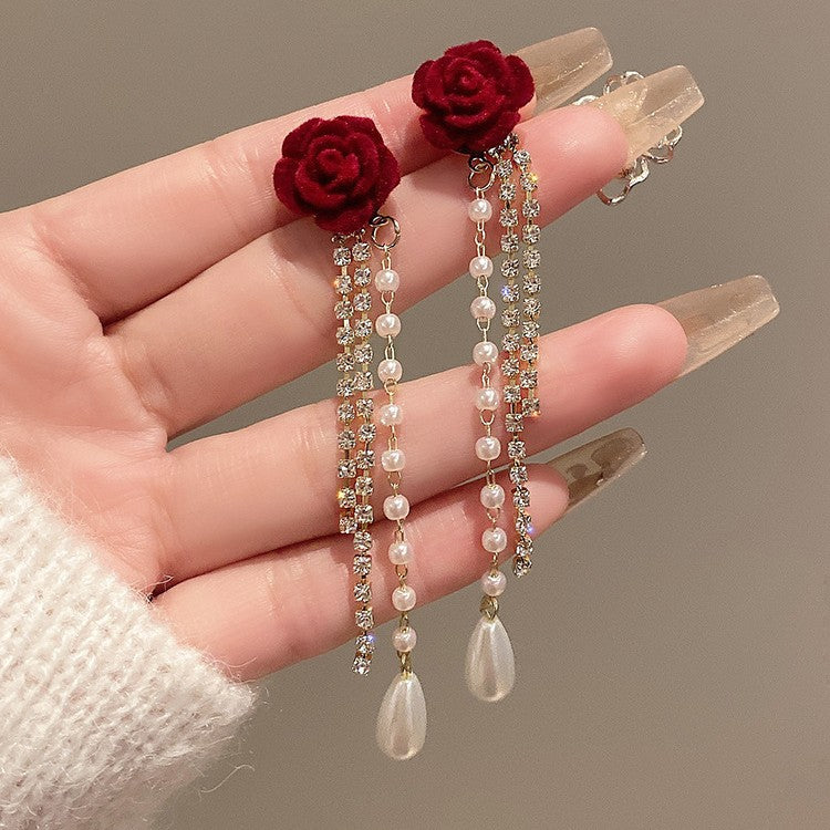 Hurmaava Helmi Korvarengas jokaiseen tilaisuuteen