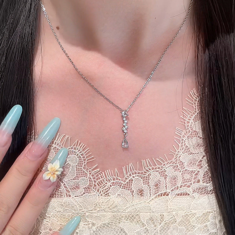 Hurmaava Kaulakoru jokaiseen tilaisuuteen