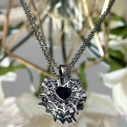 Herkkä käsityö Koru