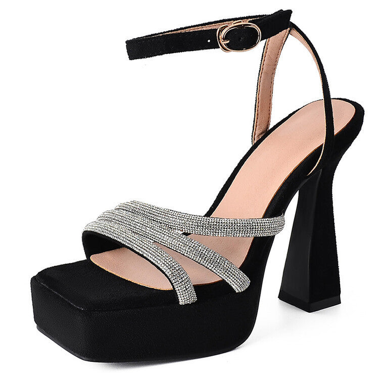 Tyylikkäät Ortopediset Sandaalit Ainutlaatuisella Muotoilulla