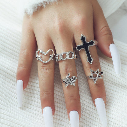 Klassinen Ketju ajattomalla viehätyksellä