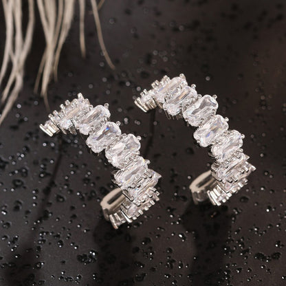 Klassinen Korvarengas ajattomalla viehätyksellä