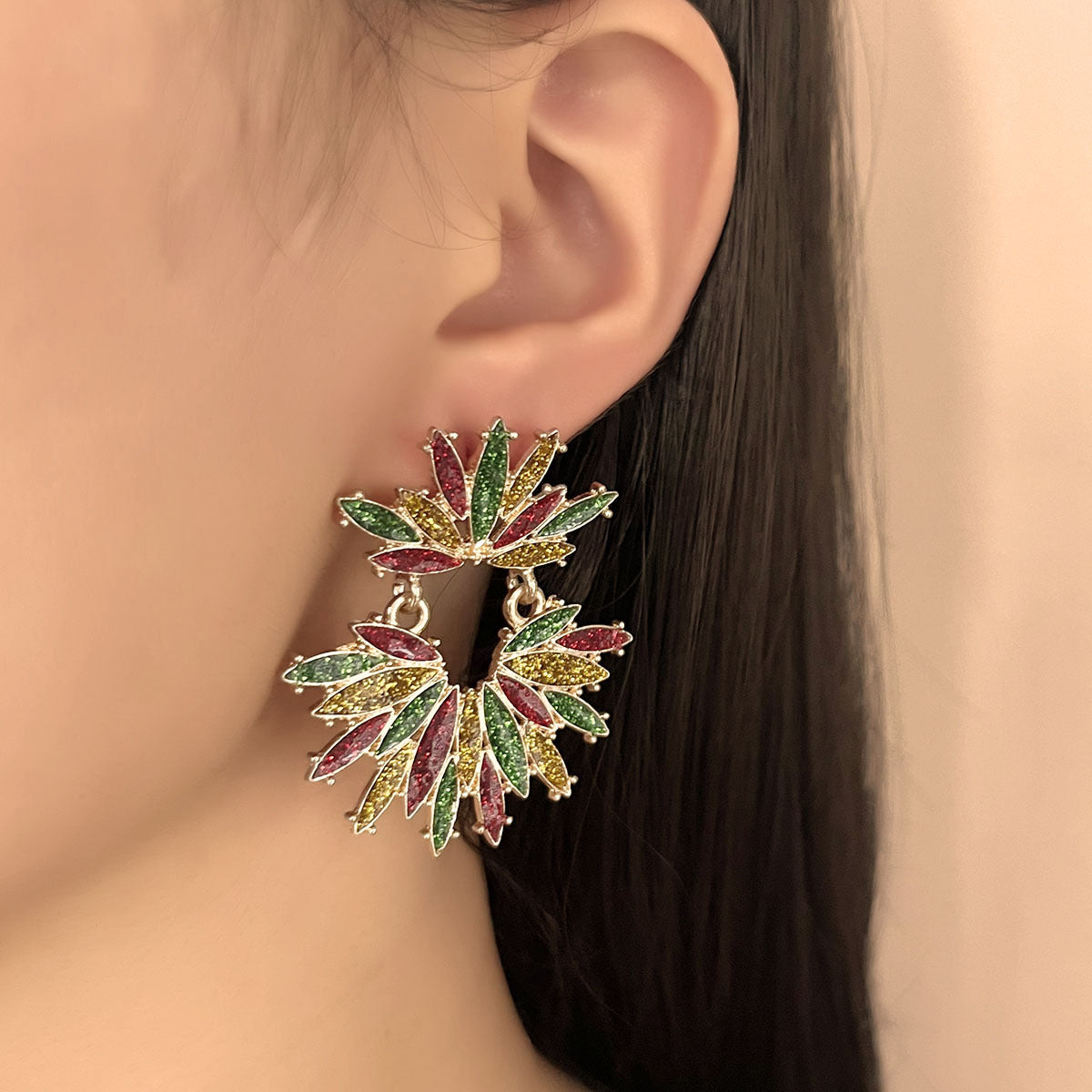 Kaunis Korvarengas ainutlaatuisella tyylillä